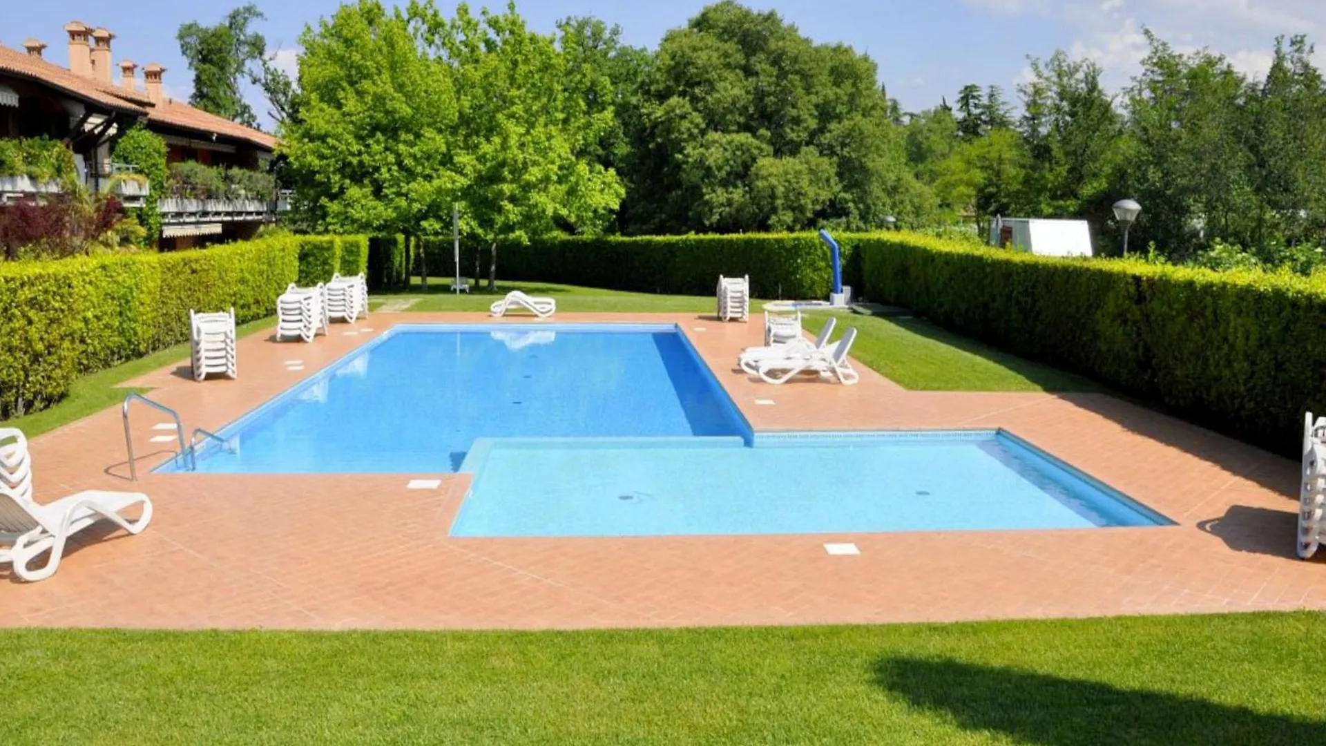 Vibrant Holiday Home In Lazise With Swimming Pool Near 2 Lakes 0*,  イタリア