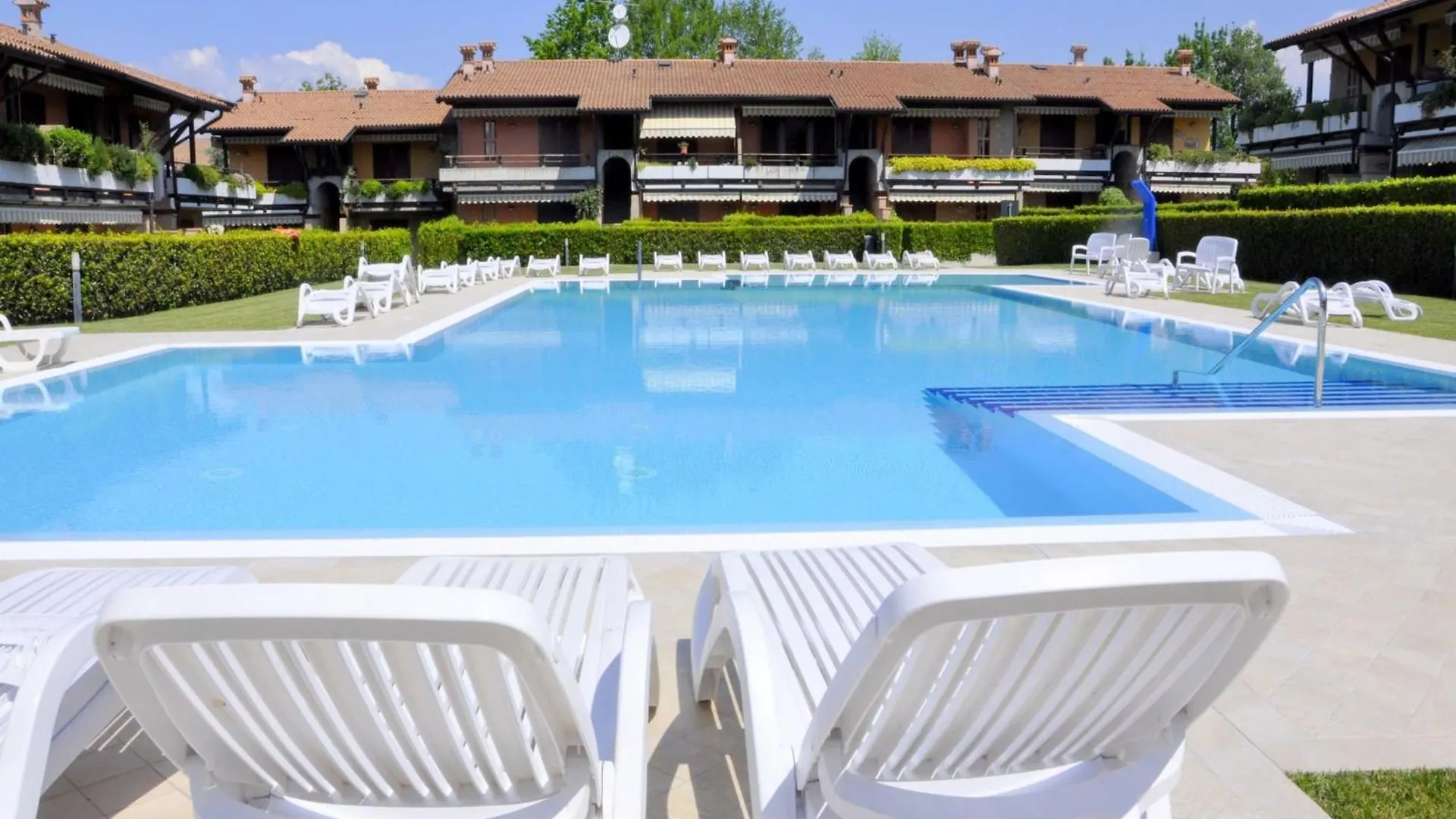 Vibrant Holiday Home In Lazise With Swimming Pool Near 2 Lakes イタリア