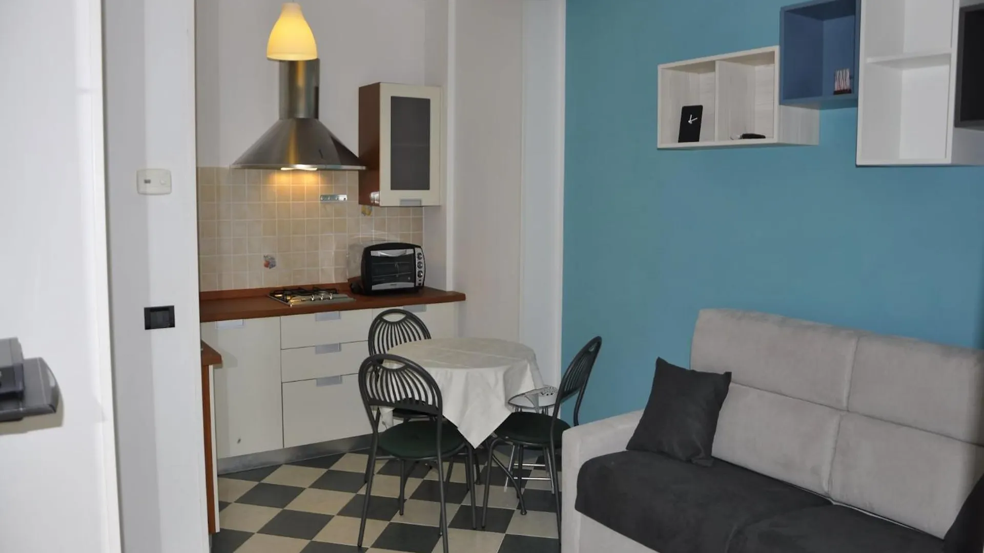 Vibrant Holiday Home In Lazise With Swimming Pool Near 2 Lakes