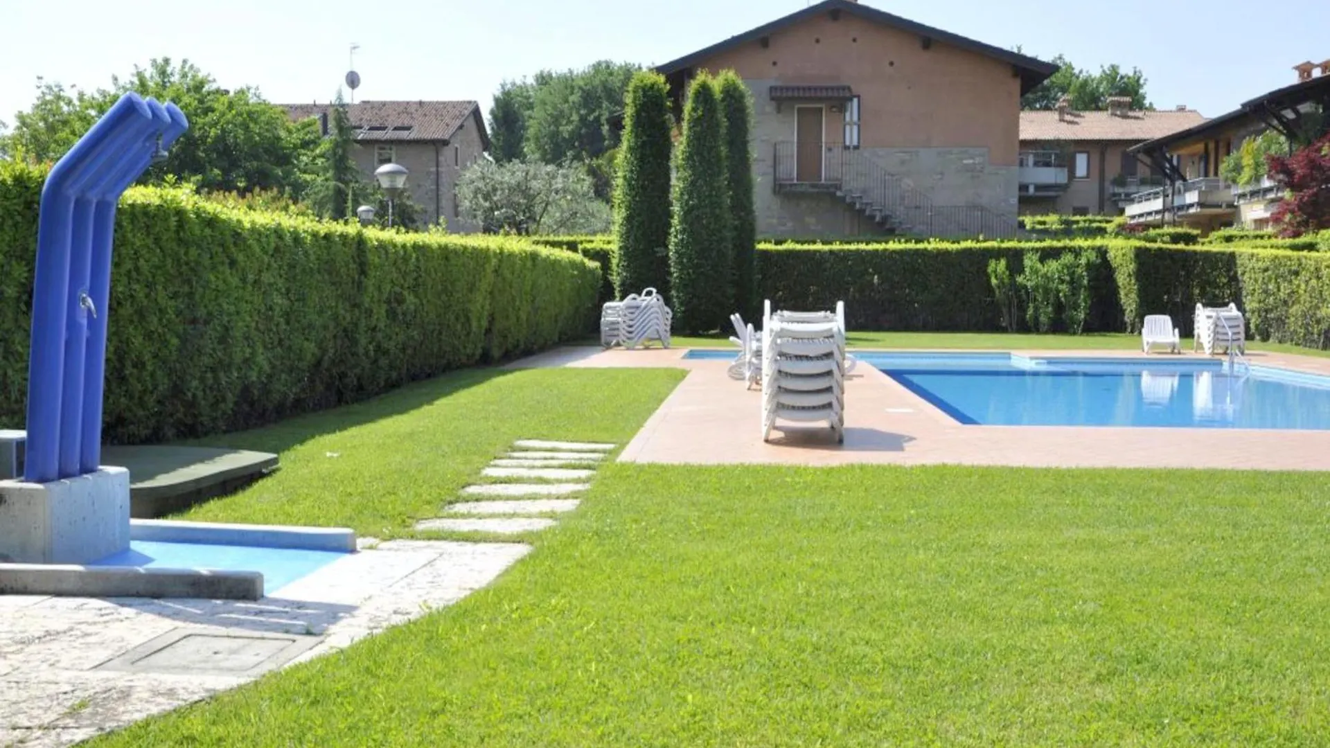 Vibrant Holiday Home In Lazise With Swimming Pool Near 2 Lakes Italy